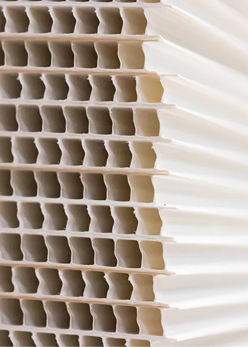 photo de tubes en plastiques et raccord divers